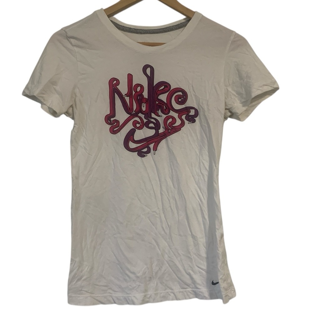Nike White T-Shirt with Pink Shoelace Graphic Woman’s Size M